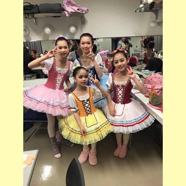 2017年スタジオパフォーマンス　控室の様子　杉並区高円寺のハナバレエスクール