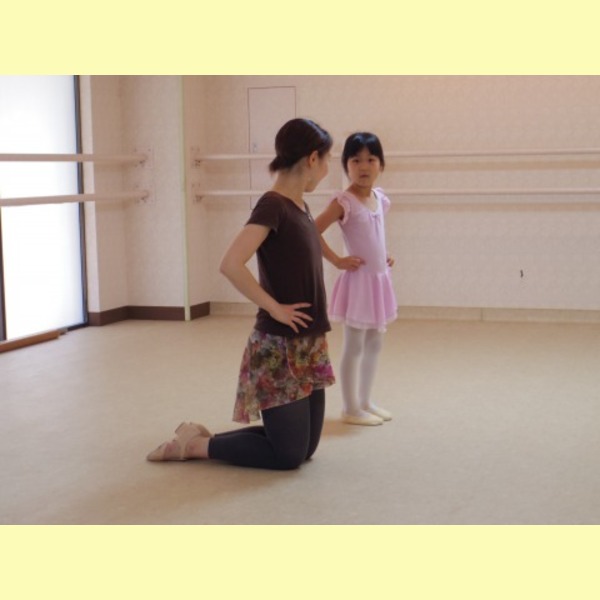 杉並区　高円寺にあるハナバレエスクールのレッスン風景